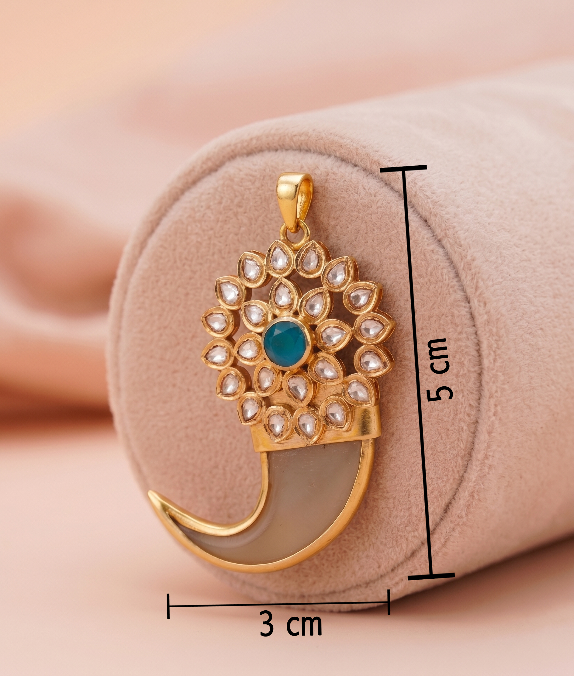 Traditional Gold-Toned Puligoru (Tiger Claw) Pendant Ivanah Silver