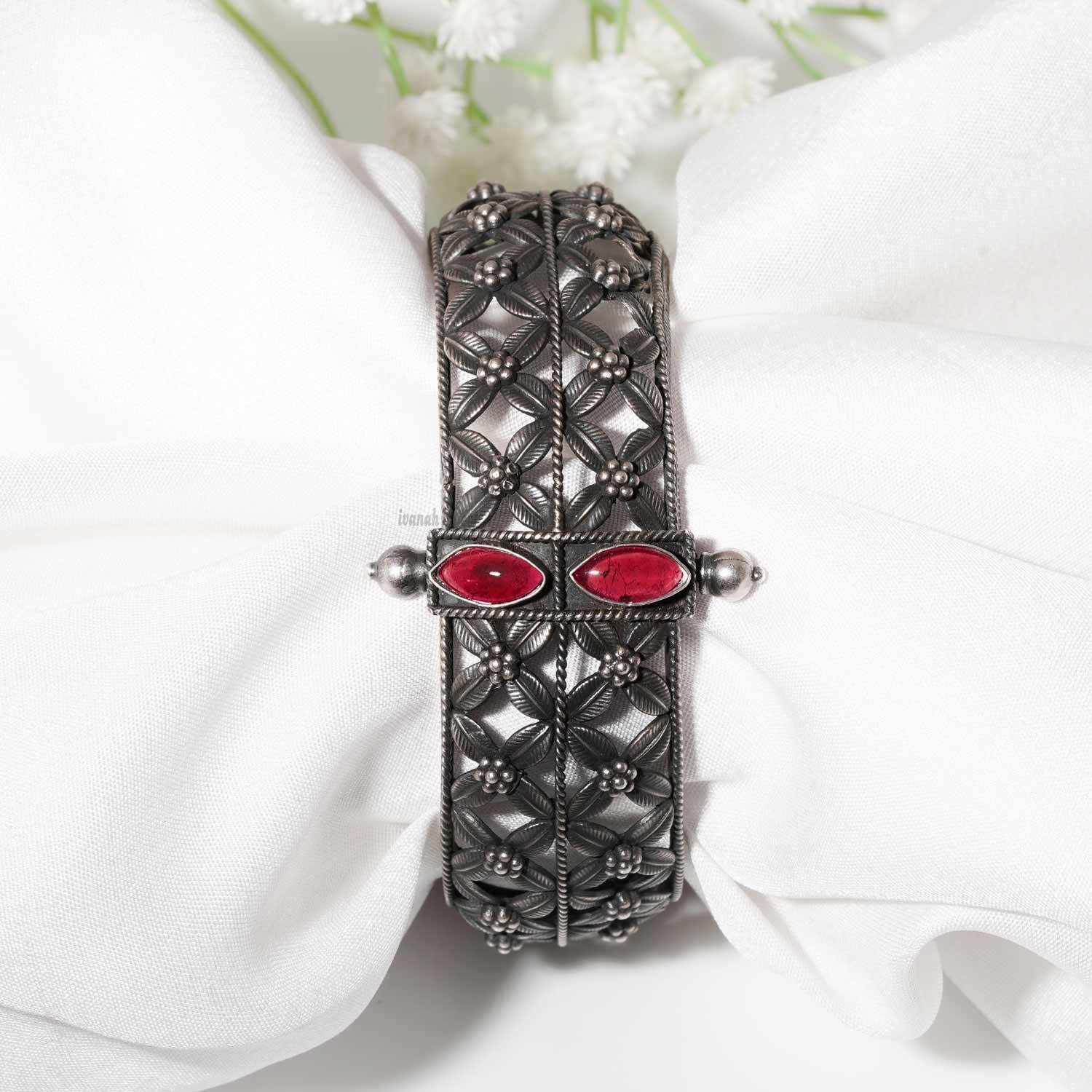 Oxidised trendy Bangle